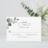 Elegant Script Eucalyptus Greenery Wedding RSVP Kaartje (Staand voorkant)