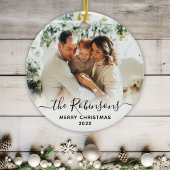 Elegant script familienaam Foto Vrolijk Kerstfeest Keramisch Ornament