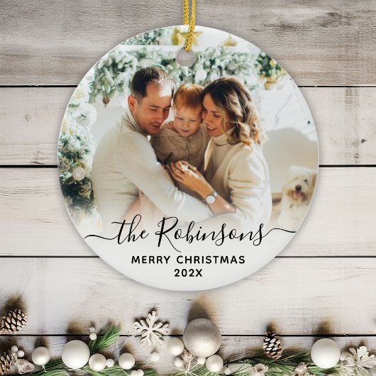 Elegant script familienaam Foto Vrolijk Kerstfeest Keramisch Ornament