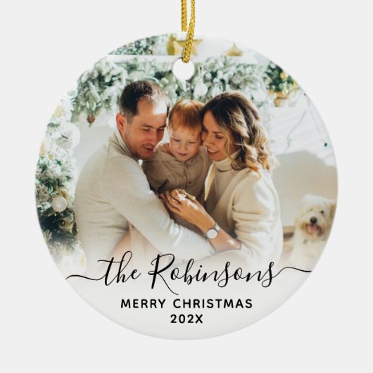 Elegant script familienaam Foto Vrolijk Kerstfeest Keramisch Ornament (Voorkant)