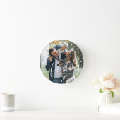 Elegant Script "Family" Aangepaste foto Ronde Klok (Huis)