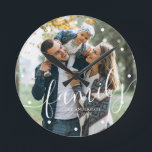Elegant Script "Family" Aangepaste foto Ronde Klok<br><div class="desc">Voeg je favoriete foto toe van je laatste vakantie,  bruiloft of speciale gelegenheid.</div>