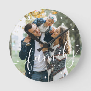 Elegant Script "Family" Aangepaste foto Ronde Klok