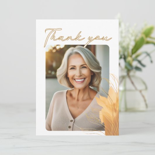 Elegant Script Foliage Fotoverjaardag Bedankkaart (Staand voorkant)
