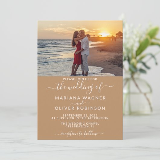 Elegant Script Foto Boho Tan Beige Wedding Kaart (Staand voorkant)