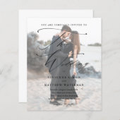 Elegant Script Foto Budget Bruiloft Uitnodiging (Voorkant / Achterkant)