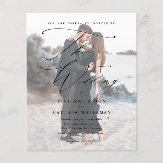 Elegant Script Foto Budget Bruiloft Uitnodiging (Voorkant)