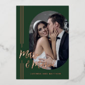 Elegant Script Foto Getrouwd en Vrolijk Folie Feestdagenkaart (Voorkant)