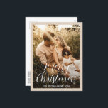 Elegant script foto moderne kerst feestdagenkaart<br><div class="desc">Modern kerstfoto briefkaart met een eenvoudig en minimaal ontwerp met "Merry Christmas" in een elegante scripttypografie over uw favoriete afbeelding,  omringd door een neutrale lichtbeige rand. De voorkant heeft een verloopbedekking om de tekst te laten opvallen,  die desgewenst in het ontwerpbewerkingstool kan worden verwijderd.</div>