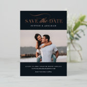 Elegant Script Foto Save the Date Rose Goud Folie Uitnodiging (Staand Voorkant)