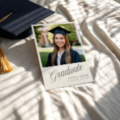 Elegant script geïllustreerde afstudeerfeest kaart