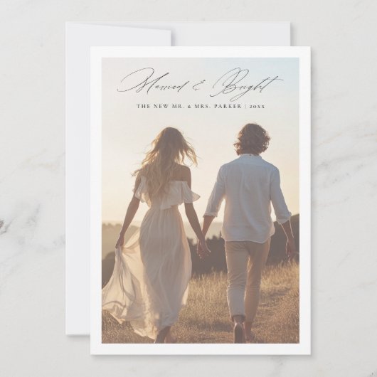 Elegant script Getrouwd en heldere kerstfoto Feestdagenkaart (Voorkant)