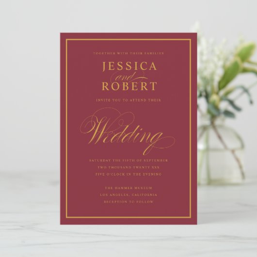 Elegant Script Gold Border Merlot Burgundy Wedding Kaart (Staand voorkant)