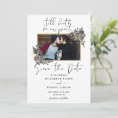 Elegant Script Gotische Bloemen Fotobruiloft Save The Date (Staand voorkant)