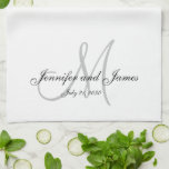 Elegant Script Grey Monogram Pas getrouwd Wedding Theedoek<br><div class="desc">Speciaal elegant grijs monogram ontwerp met bruid- en bruidenamen en trouwdatum in zwart script een witte achtergrond. Gebruik het menu "Pas aan" om de kleuren te wijzigen. Maakt een groot geschenk voor nieuwe weds. Pas je aan met je namen,  monogram initiaal en trouwdatum. Elke Clarke©</div>