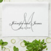 Elegant Script Grey Monogram Pas getrouwd Wedding Theedoek (Gevouwen)