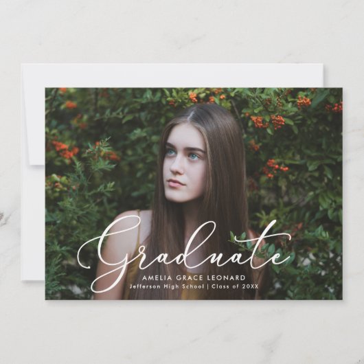 Elegant Script Groene Foto Afstuderen Aankondiging (Voorkant)