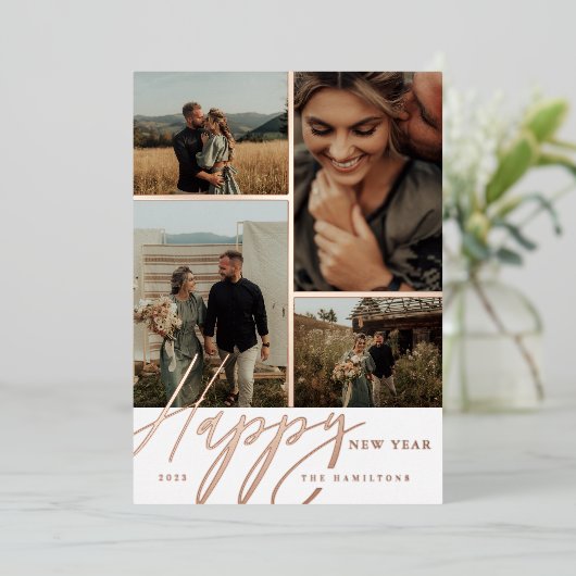 Elegant Script Happy New Year Minimale Fotoraster Folie Feestdagenkaart (Staand Voorkant)