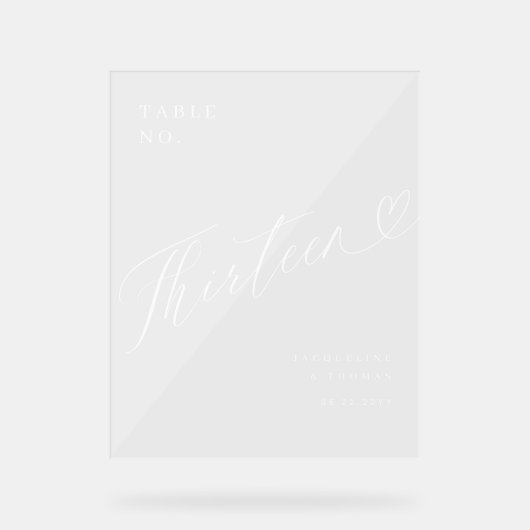 Elegant Script Hart Bruiloft Tafel Nummer Dertien Acryl Bord (Voorkant)