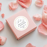 Elegant Script I Wedding Sticker<br><div class="desc">Elegant sticker voor zwart-wit bruiloft met "I do" in kalligrafie en een bewerkbaar gouden grensaccent. Pas ook de achtergrondkleur aan.</div>