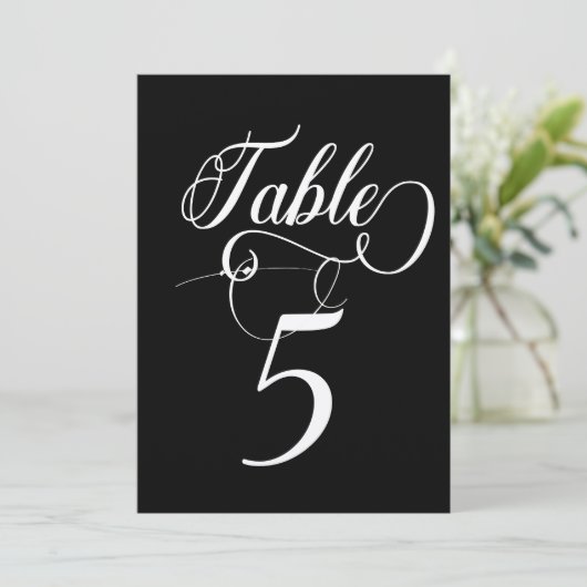 Elegant Script Klassieke Bruiloft Tafelnummers (Staand voorkant)