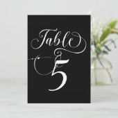 Elegant Script Klassieke Bruiloft Tafelnummers (Staand voorkant)