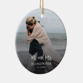 Elegant Script Koppels Foto Minimalistisch Kerstmi Keramisch Ornament (Rechts)