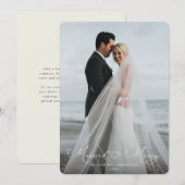 Elegant script lettertype getrouwd + vrolijke foto feestdagenkaart (Voorkant / Achterkant)