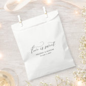 Elegant script liefde is zoete minimalistische bru bedankzakje (Geknipt)