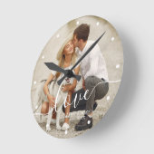 Elegant Script "Love" Custom Photo Ronde Klok (Hoek)