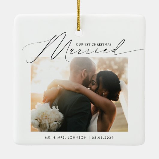 Elegant Script Married & Merry Newlywed Christmas Keramisch Ornament (Achterkant)