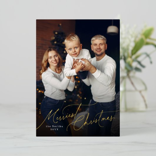 Elegant Script Merry Christmas Family Photo Folie Feestdagenkaart (Staand Voorkant)