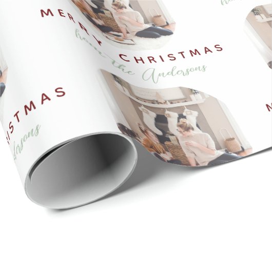 Elegant Script Merry kerstfamilie naam foto Cadeaupapier (Rol Hoek)