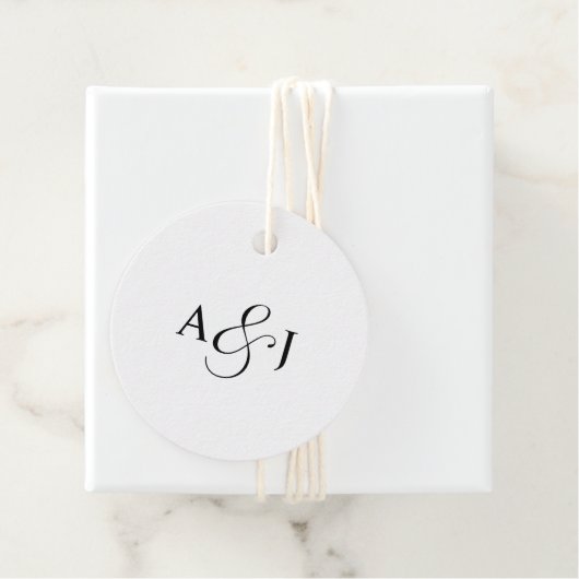 Elegant Script Monogram Formele Witte Bruiloft Bedankjes Labels (In situ)