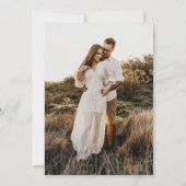 Elegant Script Monogram Foto Klassieke bruiloft Kaart (Achterkant)