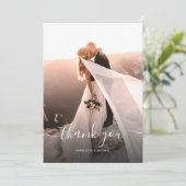 Elegant Script Monogram Fotobruiloft Bedankkaart (Staand voorkant)
