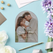 Elegant Script & Monogram Overlay Fotobruiloft Acryl Uitnodigingen (Insitu (Huwelijk))