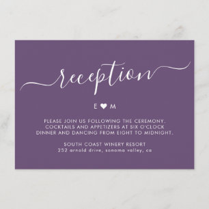 Elegant Script Monogram Paarse bruiloft receptie Informatiekaartje