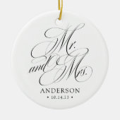 Elegant script Mr en Mrs Pas getrouwd Christmas Keramisch Ornament (Voorkant)