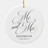 Elegant script Mr en Mrs Pas getrouwd Christmas Keramisch Ornament (Achterkant)