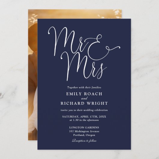 Elegant script Mr. en Mrs. Photo Navy Blue Wedding Kaart (Voorkant / Achterkant)