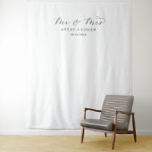 Elegant Script Mr en Mrs Wedding Photo Backdrop Wandkleed (In situ)