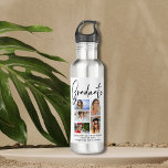 Elegant Script Multi Photo Afstuderen Afstuderen Waterfles<br><div class="desc">Elegant Script Multi Photo Afstuderen Afstuderen Koffiewaterflessen en bevat vijf van uw favoriete foto's van uw college of middelbare school die zijn afstuderen met de droevige moderne zwarte kalligrafie script bedekking "Afstuderen". Eenvoudig,  stijlvol en stijlvol. Creëer door ©Evco Studio www.zazzle.com/store/evcostudio</div>