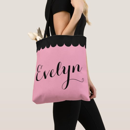Elegant Script Name Scalloped Pink Calligraphy Tote Bag (Dichtbij)