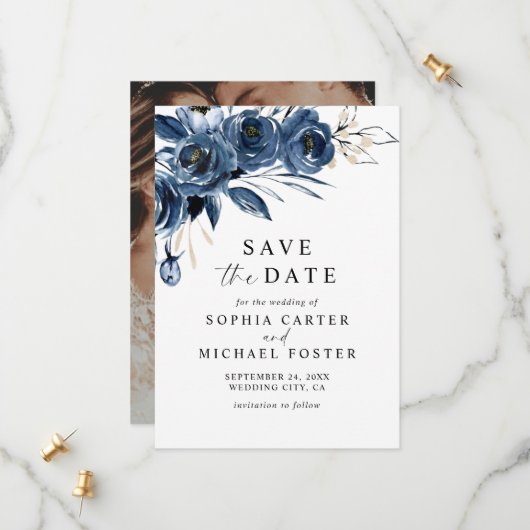 Elegant Script Navy Blue Floral Photo Wedding Save The Date (Voorkant / Achterkant in situ)