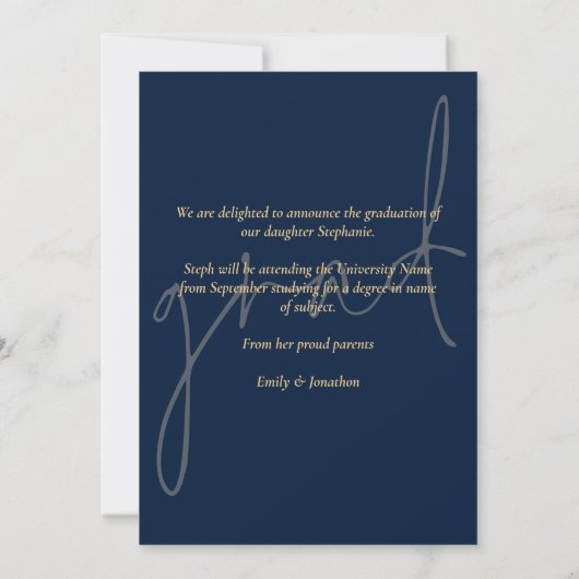 Elegant Script Navy Gold Afstuderen Aankondiging (Achterkant)