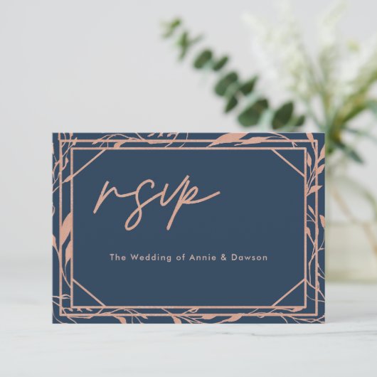 Elegant Script Navy Roos Gold Wedding RSVP (Staand voorkant)