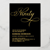Elegant Script Negentig Zwart Goud 90ste Verjaarda Folie Uitnodiging (Voorkant)