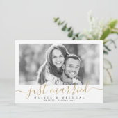 Elegant script "net getrouwd" moderne foto bruilof kaart (Staand voorkant)