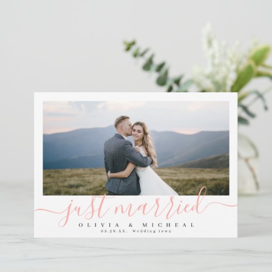 Elegant script "net getrouwd" moderne foto bruilof kaart (Staand voorkant)